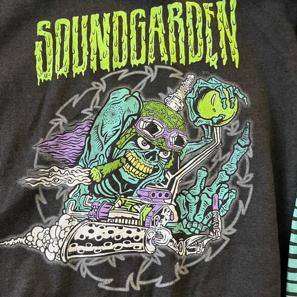 Grey Soundgarden crewneck sweatshirt Urban Outfitters Tag Size S/M - Picture 2 of 3